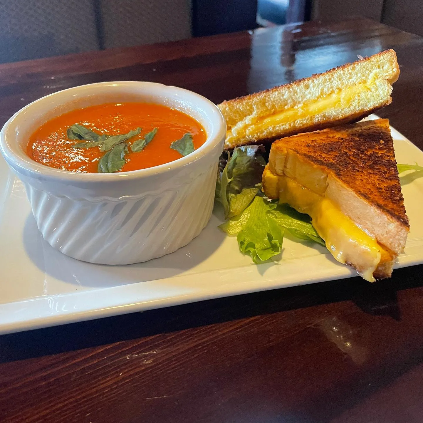BluWater Bistro