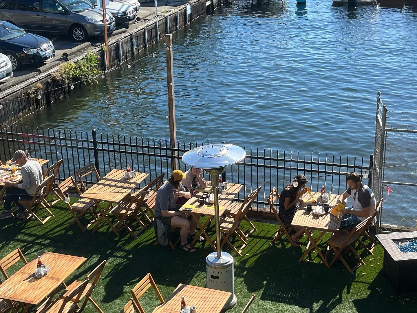 BluWater Bistro