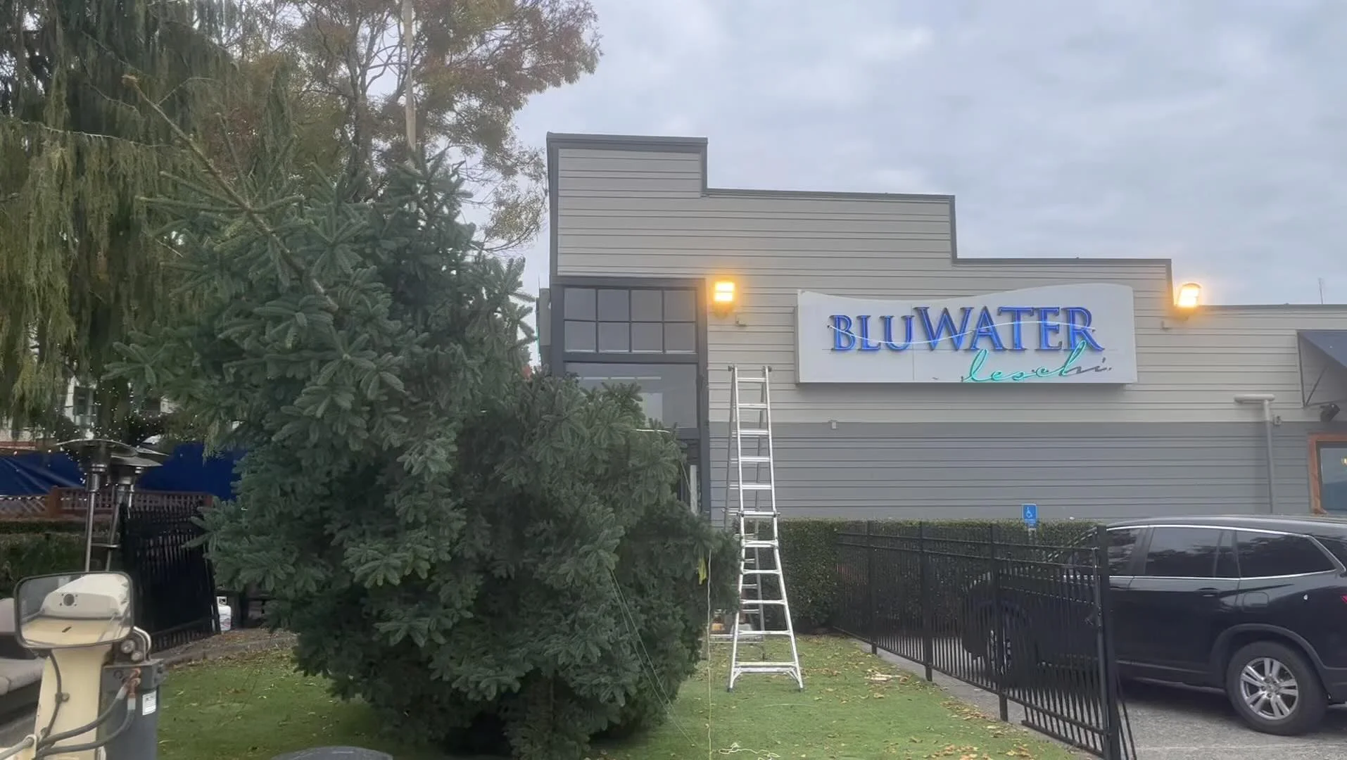 BluWater Bistro