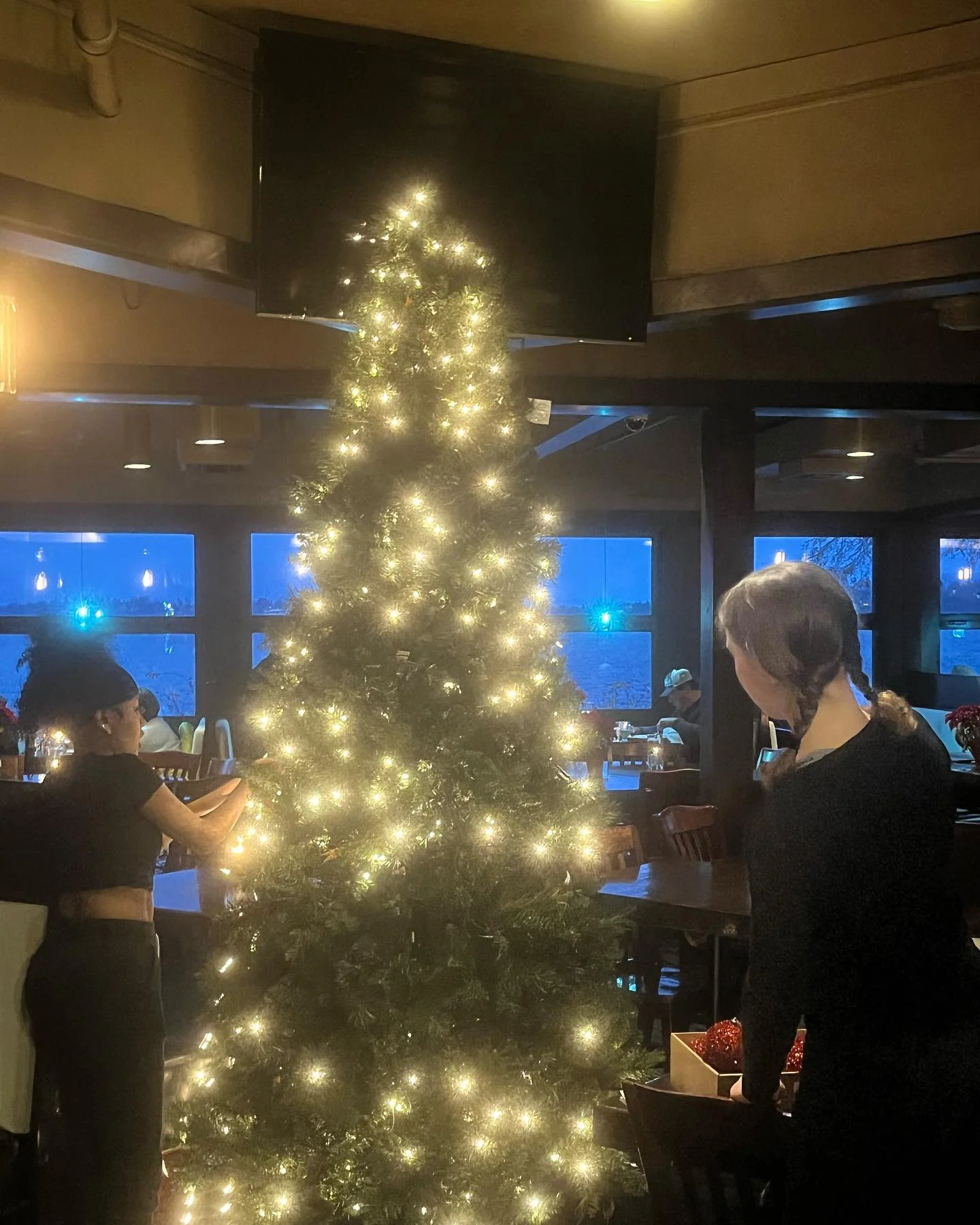 BluWater Bistro